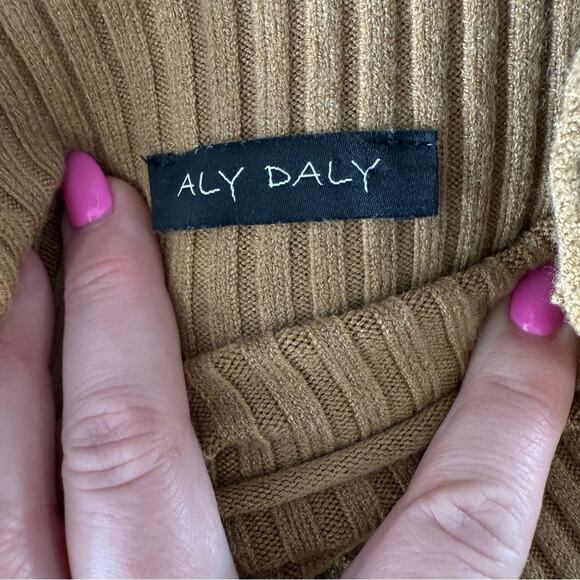 Aly Daly Tan Ribbed Stretch Knit Sweater Women’s (Approx. Size Small) - Picture 2 of 5